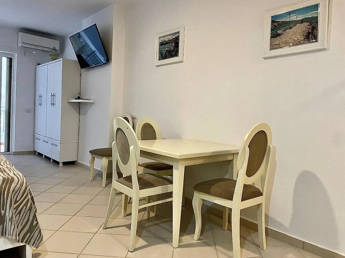 Paradise Apartament Sarande 0*,  Albania