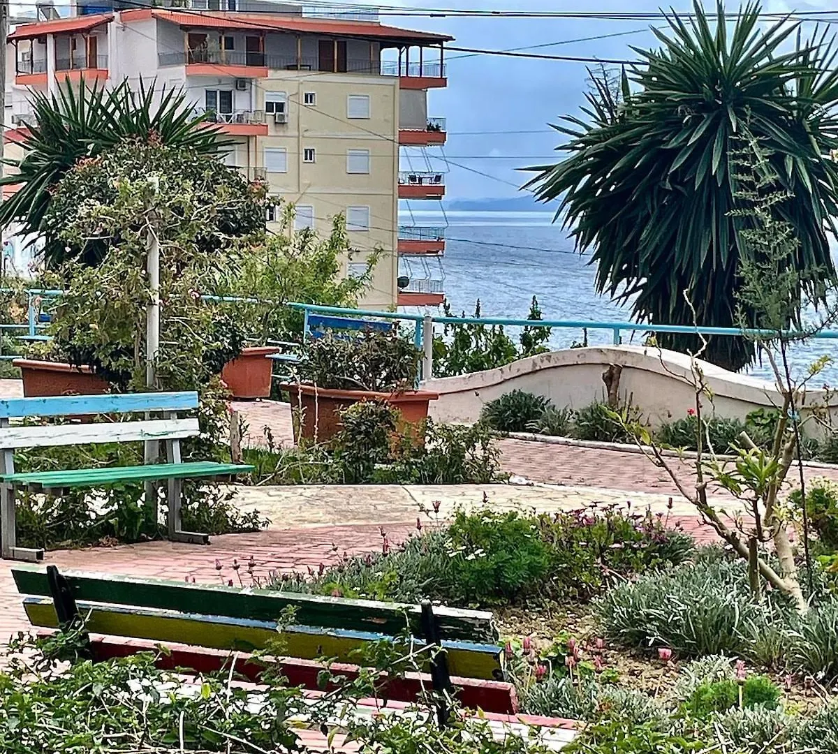 Paradise Apartament Saranda Daire