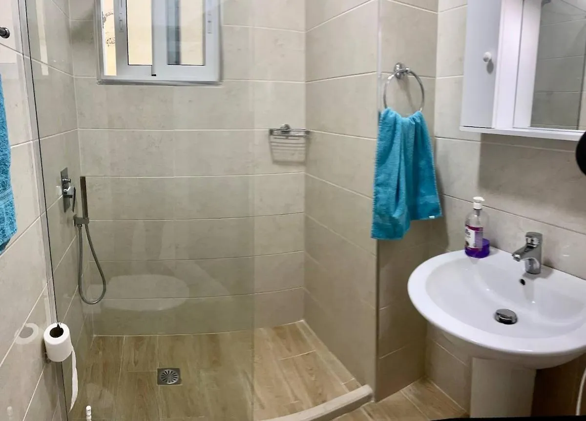 Paradise Apartament Sarande 0*,  Albania